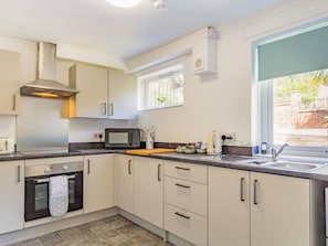 Apartment | Private kitchen | Fridge, microwave, oven, stovetop