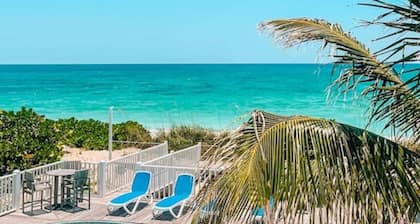 Beachfront 6br/5ba Home in Hope Town Bahamas w/ Pool and Large Deck
