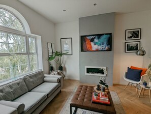 Smart-TV, Bücher, Computerbildschirme