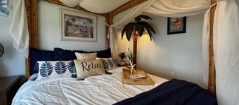 Fun Beach View house! Walk to the beach and the Casino!