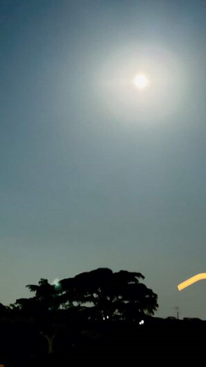 A clear sky with the sun visible. - Charming stay in Marino. (Marino)