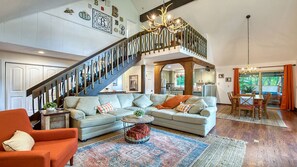 Smart TV, fireplace, table tennis, books - Ultimate Mountain Hideaway: Modern Lodge-Like Cabin with Fire Pit & Hot Tub! (Maggie Valley)