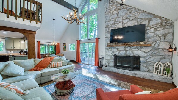Smart TV, fireplace, table tennis, books - Ultimate Mountain Hideaway: Modern Lodge-Like Cabin with Fire Pit & Hot Tub! (Maggie Valley)