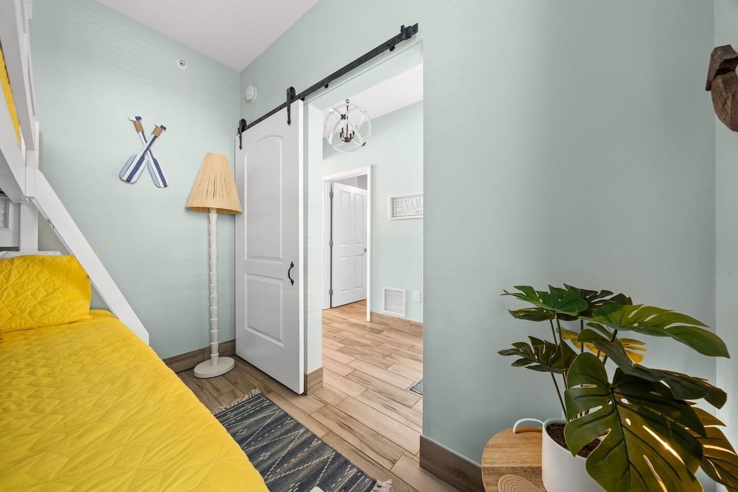 3 chambres, fer et planche à repasser, Wi-Fi gratuit, draps fournis