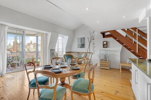 Dining - Le Grand Boudoir - Two Bedroom Apartment, Sleeps 4 (Toulouse)