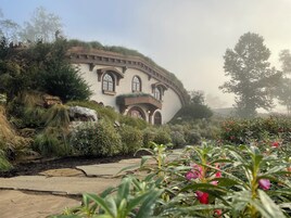 Luxury Bungalow, 2 Bedrooms, Fireplace, Mountain View | Garden view