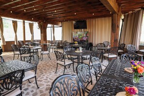 Outdoor dining - Ancient Lore Village (Knoxville)