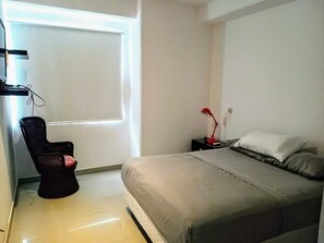 2 bedrooms, desk, iron/ironing board, free WiFi - Ocean view condo w/pool and amazing Wifi speed (Hotelera) (Cancún)