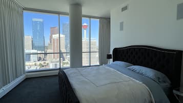 2 bedrooms, desk, free WiFi, bed sheets