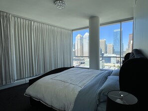 2 bedrooms, desk, free WiFi, bed sheets