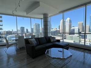 Property grounds - 2 Story luxury  penthouse in downtown Calgary  (Calgary)
