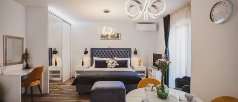 4 bedrooms, iron/ironing board, free WiFi