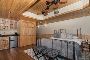 6 camere, una scrivania, Wi-Fi gratuito, lenzuola