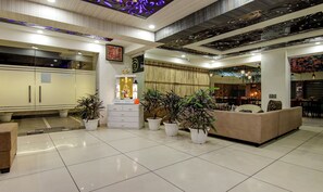Reception - Treebo Nearmi Bell House (Gurugram)