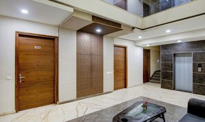 Lift - Treebo Nearmi Bell House (Gurugram)