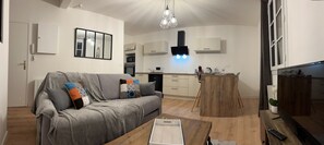 Smart TV, stereo - VANNES INTRA MUROS T2 REFURBISHED (Vannes)