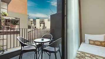 Triple Deluxe With Balcony | Terrass/Patio