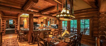 Luxury Log Cabin Bass Lake, Air Conditioning, backup generator, no cleaning fees