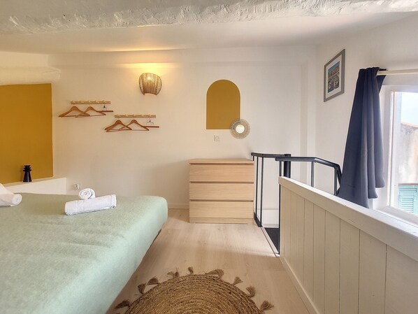 1 bedroom, in-room safe, iron/ironing board