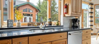 Chateau Lawrence | Pool Table | Kids` Gaming Room