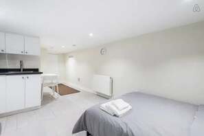 1 chambre, accès au Wi-Fi (inclus), literie fournie
