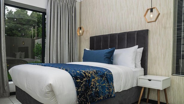 2 bedrooms, iron/ironing board, free WiFi, bed sheets - Residence- 2 Bedroom Apartment 84 (Sandton)
