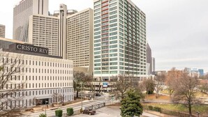 Exterior - Upgraded Atlanta Apartment with Pool (Atlanta)