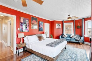 5 dormitorios, escritorio, tabla de planchar con plancha y wifi