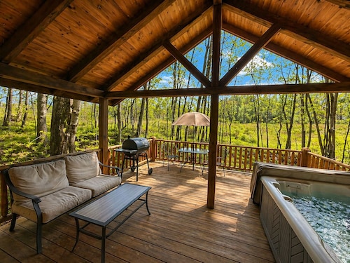 Whispering Pines - Cozy, Log Cabin - Hocking Hills