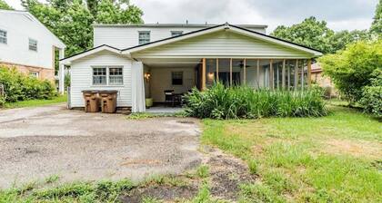 Near Midtown, Highways, Downtown! Bel-Air Bungalow