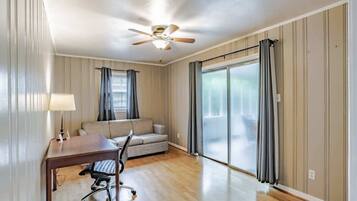 Televisión, oficina