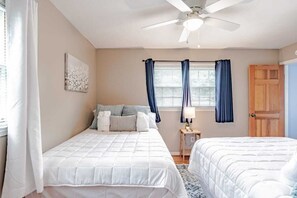 4 Schlafzimmer, Bügeleisen/Bügelbrett, WLAN, Bettwäsche