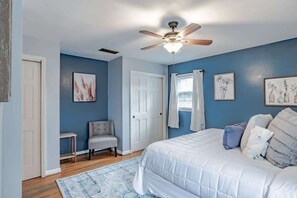 4 bedrooms, iron/ironing board, WiFi, bed sheets