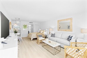 1 bedroom, iron/ironing board, Internet, bed sheets - Perfectly-Located Studio at Naples Beach & Town! (Naples)