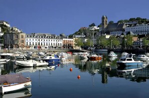 Marina - Lovely Villa 3 King 1 Double 1 Double Sofa 1 Bunk (Torquay)