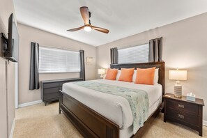 6 bedrooms, desk, iron/ironing board, travel cot