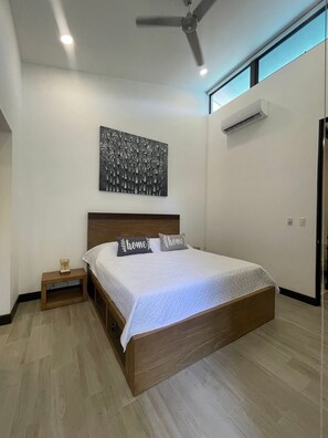 3 soverom, safe på rommet, strykejern/-brett og wi-fi (inkludert)