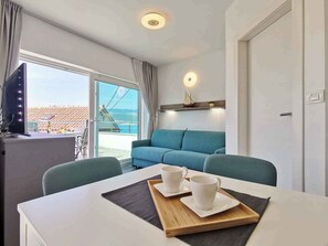 TV - Studio with balcony and air conditioning (Šilo)