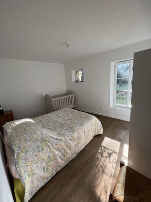 2 chambres, Wi-Fi gratuit, draps fournis