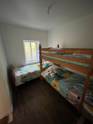 2 bedrooms, free WiFi, bed sheets
