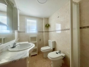 Douche, serviettes fournies