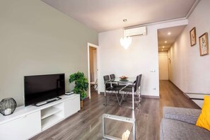 Unclassified image, 5 of 16, button