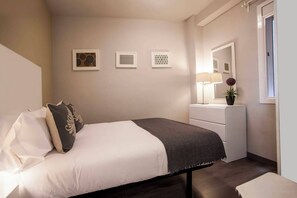 Unclassified image, 4 of 16, button