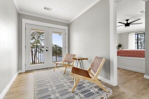 4 habitaciones, escritorio, tabla de planchar con plancha y wifi gratis