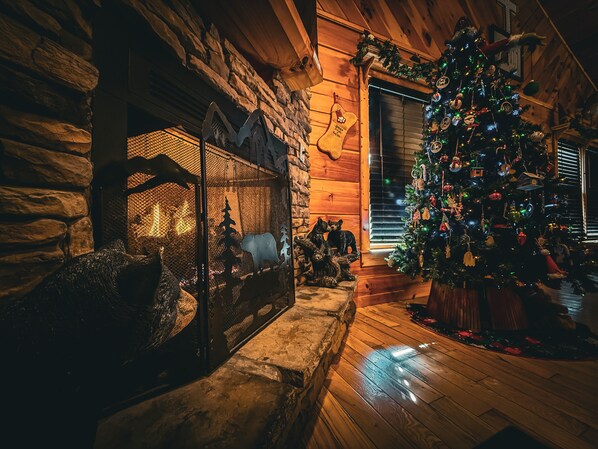 Interior - New Listing! MINI GOLF! 2BR/2BA Cabin w/HT, Fire Pit, Dog Run & Game Room! (Sevierville)