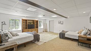 4 habitaciones, escritorio, tabla de planchar con plancha y wifi gratis