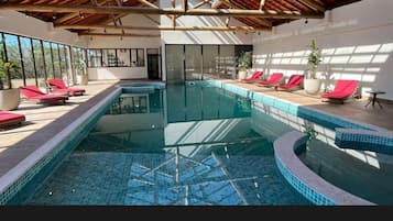 2 piscinas al aire libre