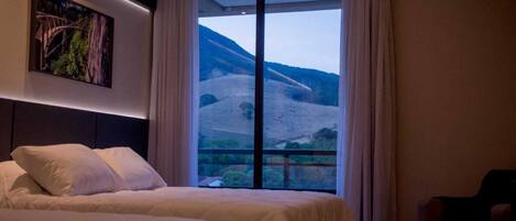 Literie hypoallergénique, minibar, coffres-forts dans les chambres