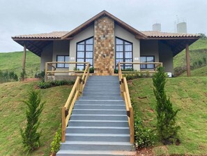 Dobbeltrom – premium | Allergitestet sengetøy, minibar, safe på rommet og skrivebord