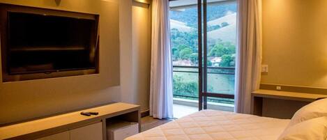 Hypo-allergenic bedding, minibar, in-room safe, desk